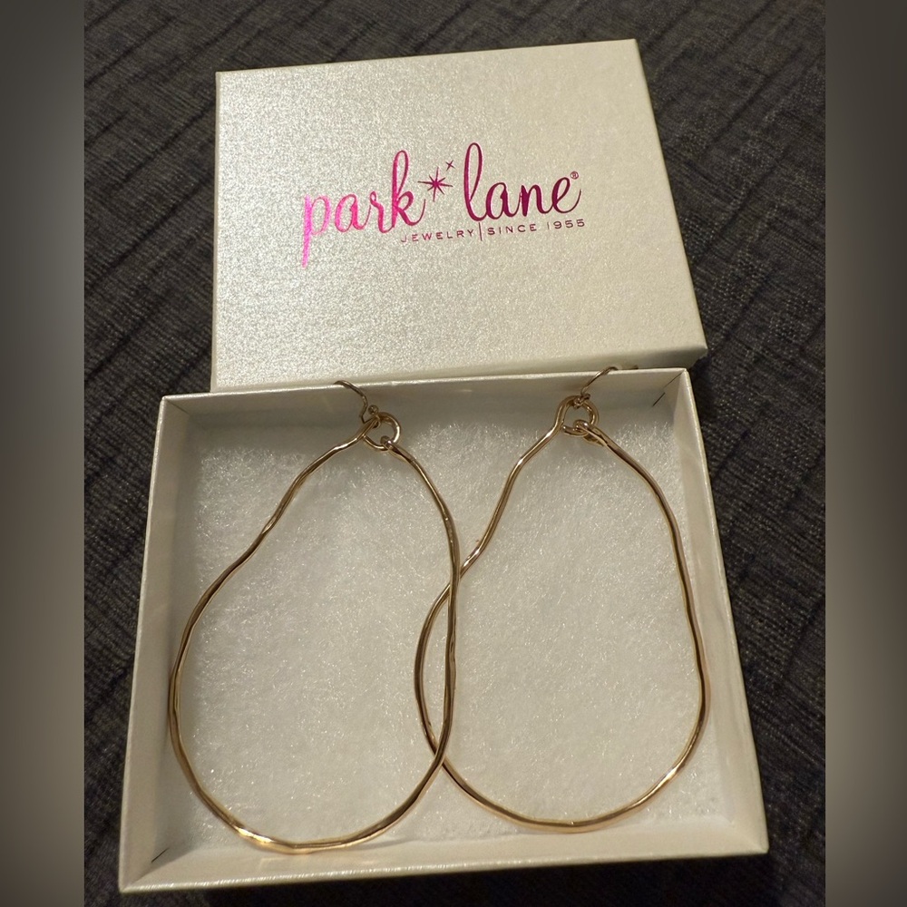 Park Lane Gold earrings Round/curved oval shape Curvy line shape New in box